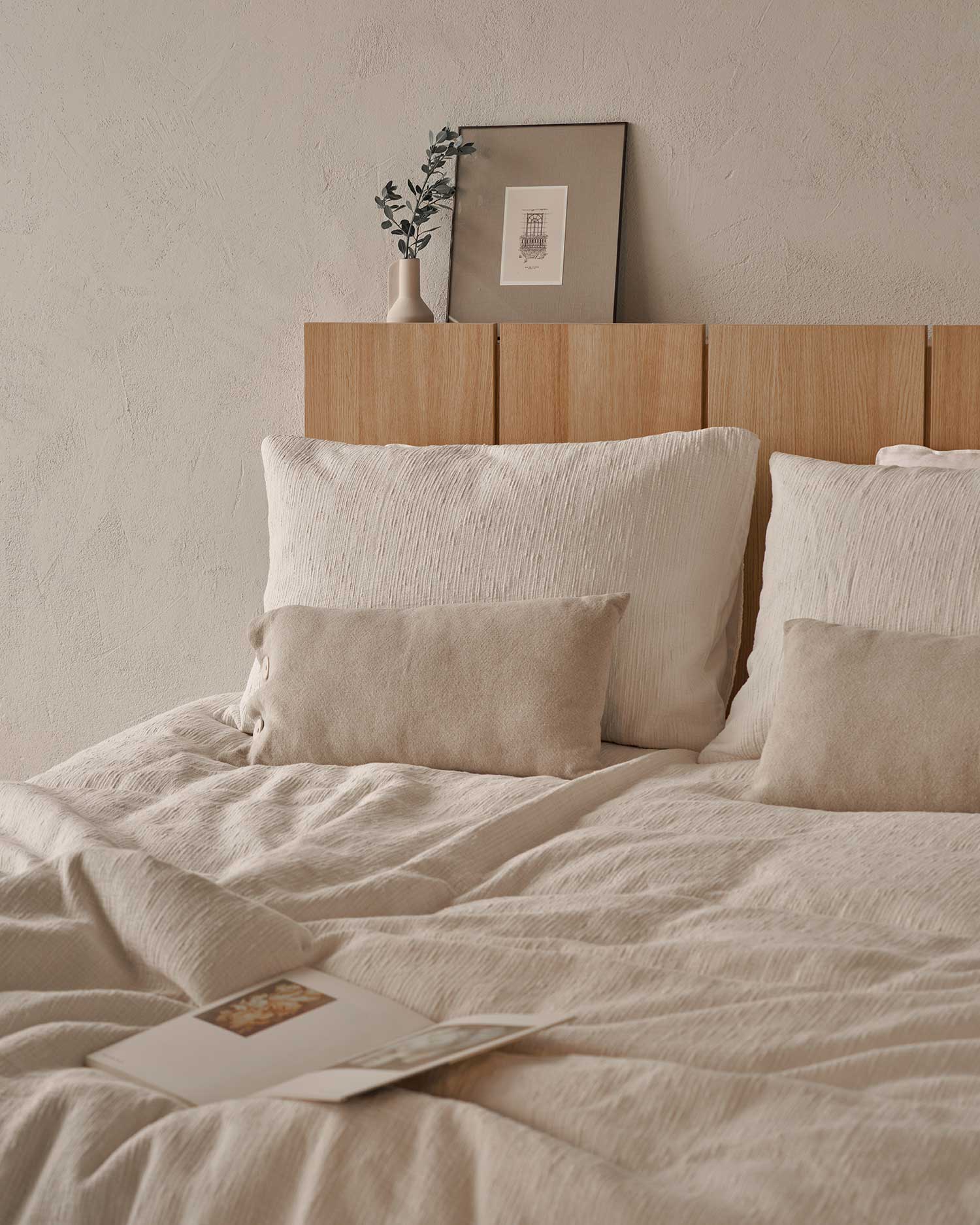 Cabecero Cova con almacenamiento de roble natural, con módulos, para cama de 150/160 cm