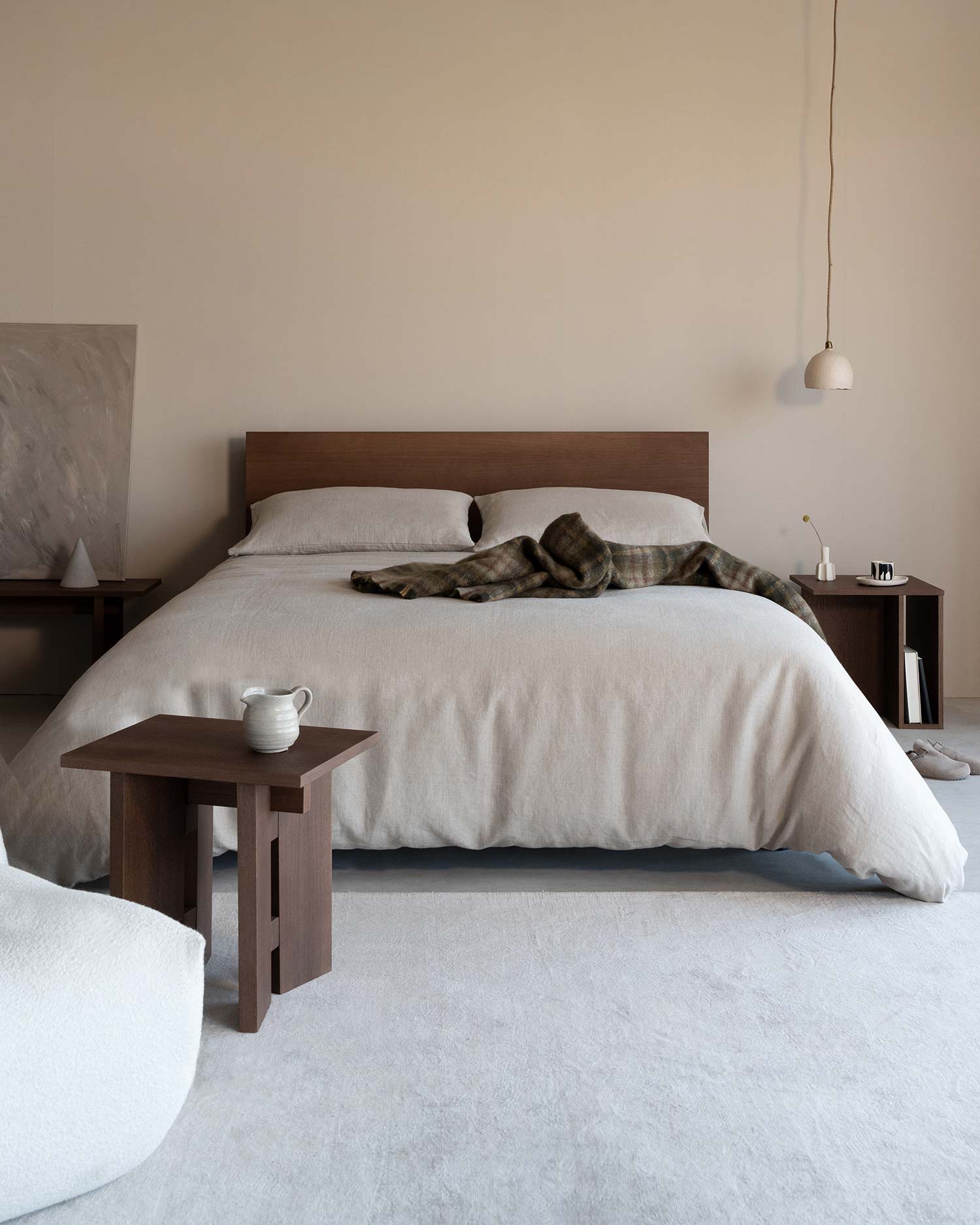 Cabecero Cova con almacenamiento de roble moka para cama de 180 cm