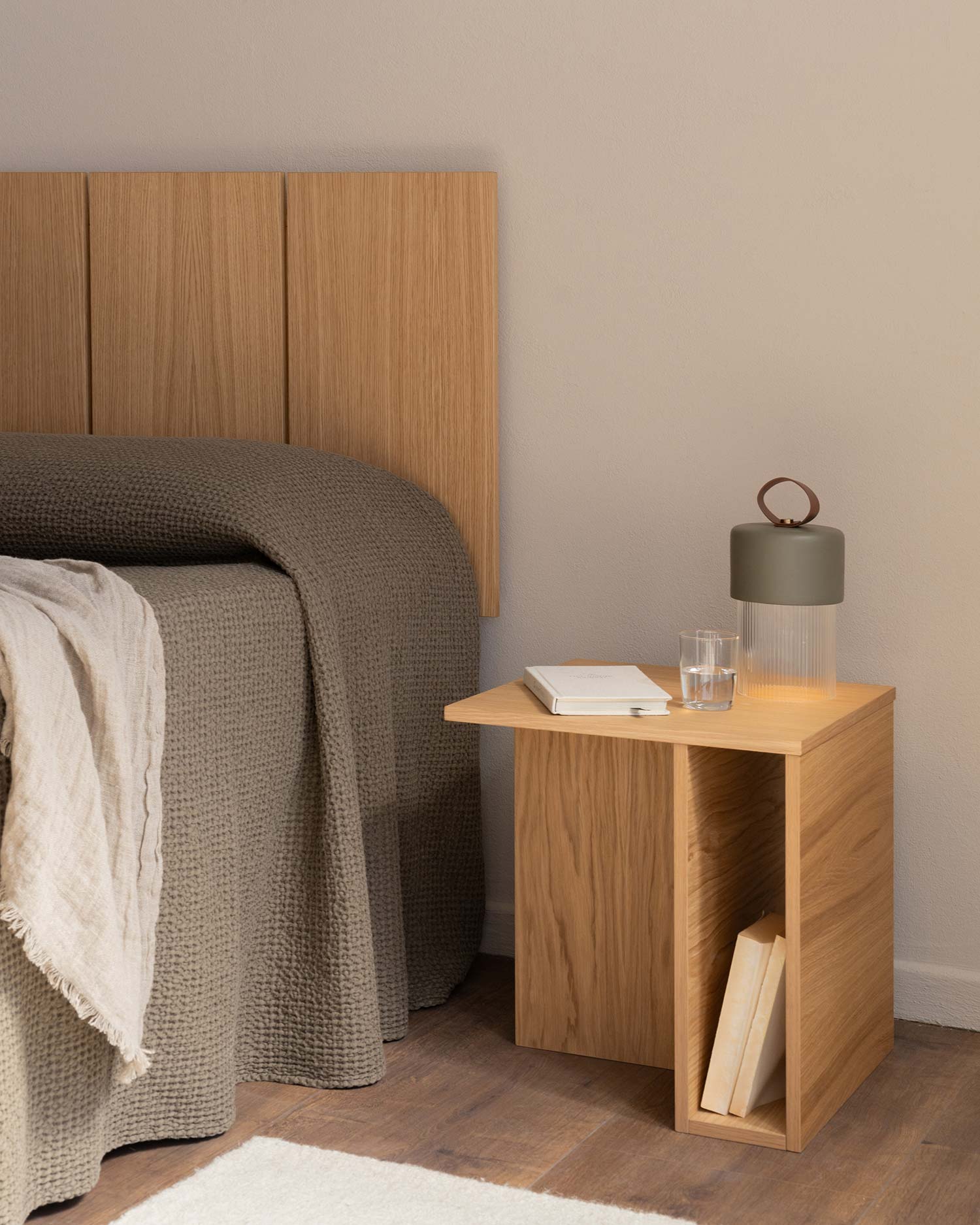 Cabecero Cova de roble natural, con módulos, para cama de 150/160 cm