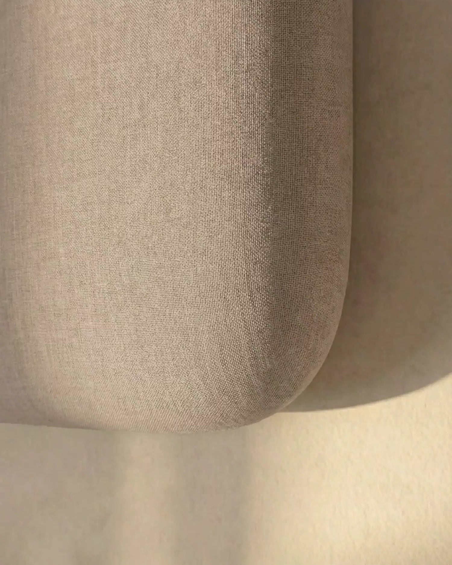 Cabecero Auba de lino camel con colgadores para cama de 150/160 cm