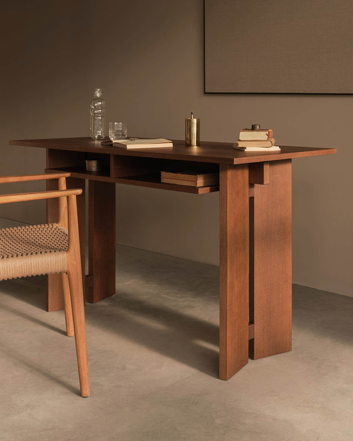 Escritorio Kyo de roble moka 130 x 60 cm
