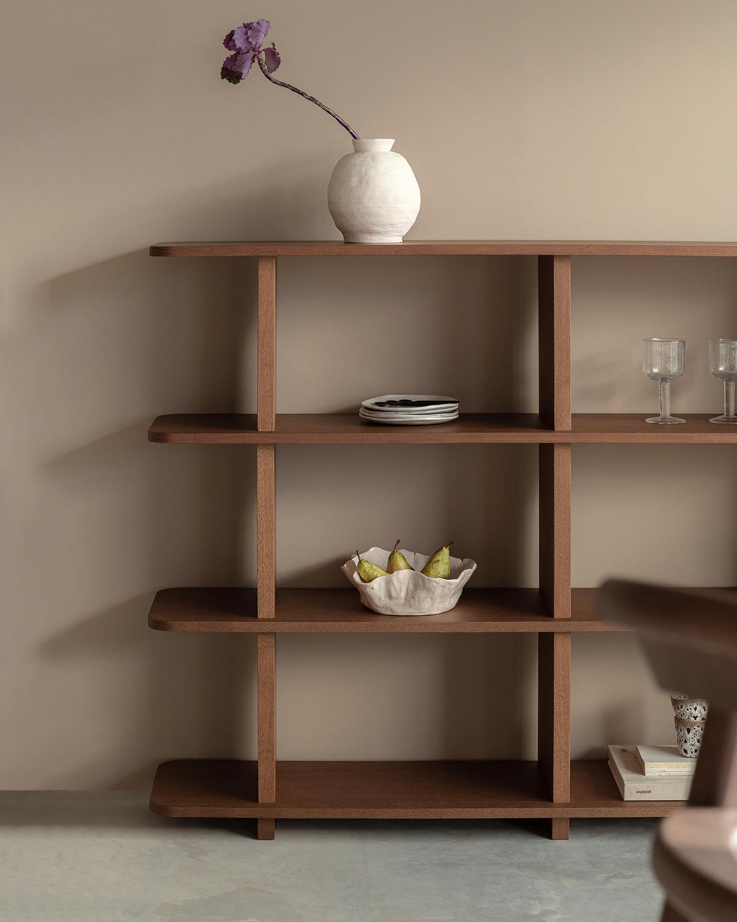 Estantería Otti de roble moka con 4 estantes 150 x 107 cm
