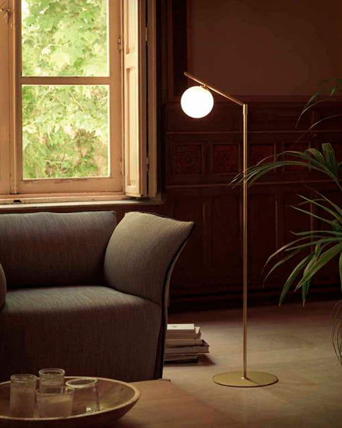 Lámpara de pie LED Endo de latón mate y vidrio soplado ø 28 x 144 cm