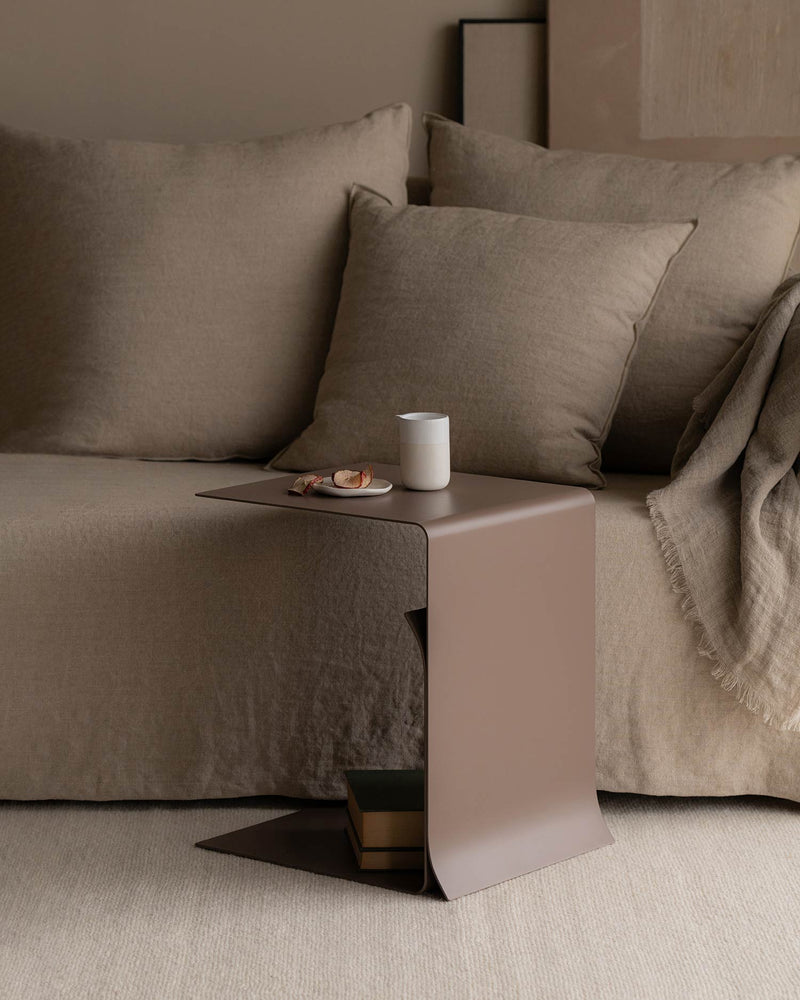Mesa auxiliar metálica Coma 43 x 39 cm