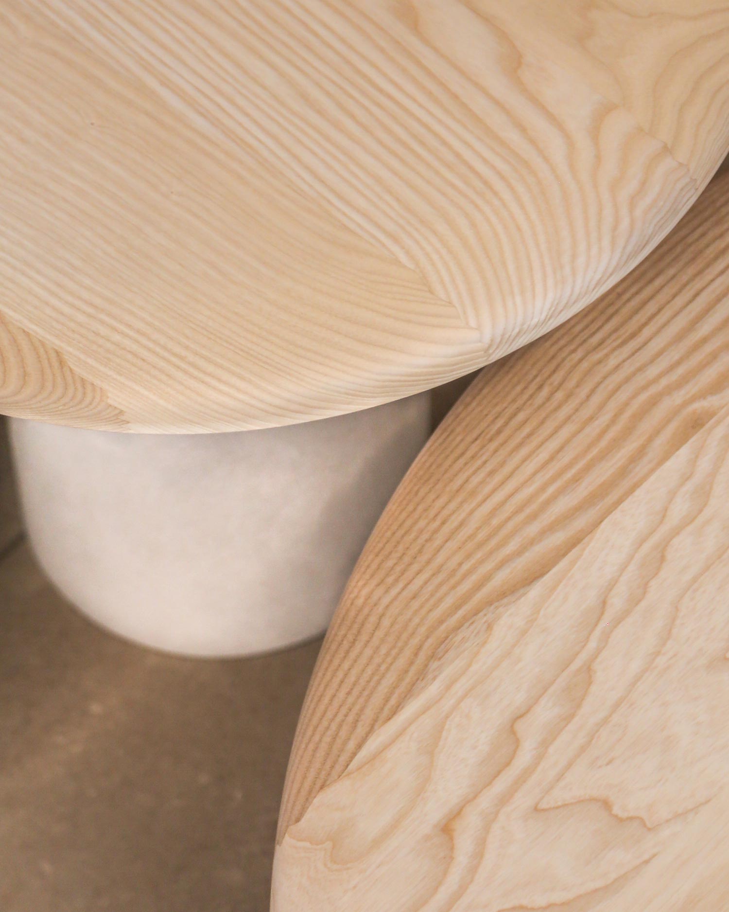 Mesa de centro Deia de madera maciza de fresno natural ø 90 cm