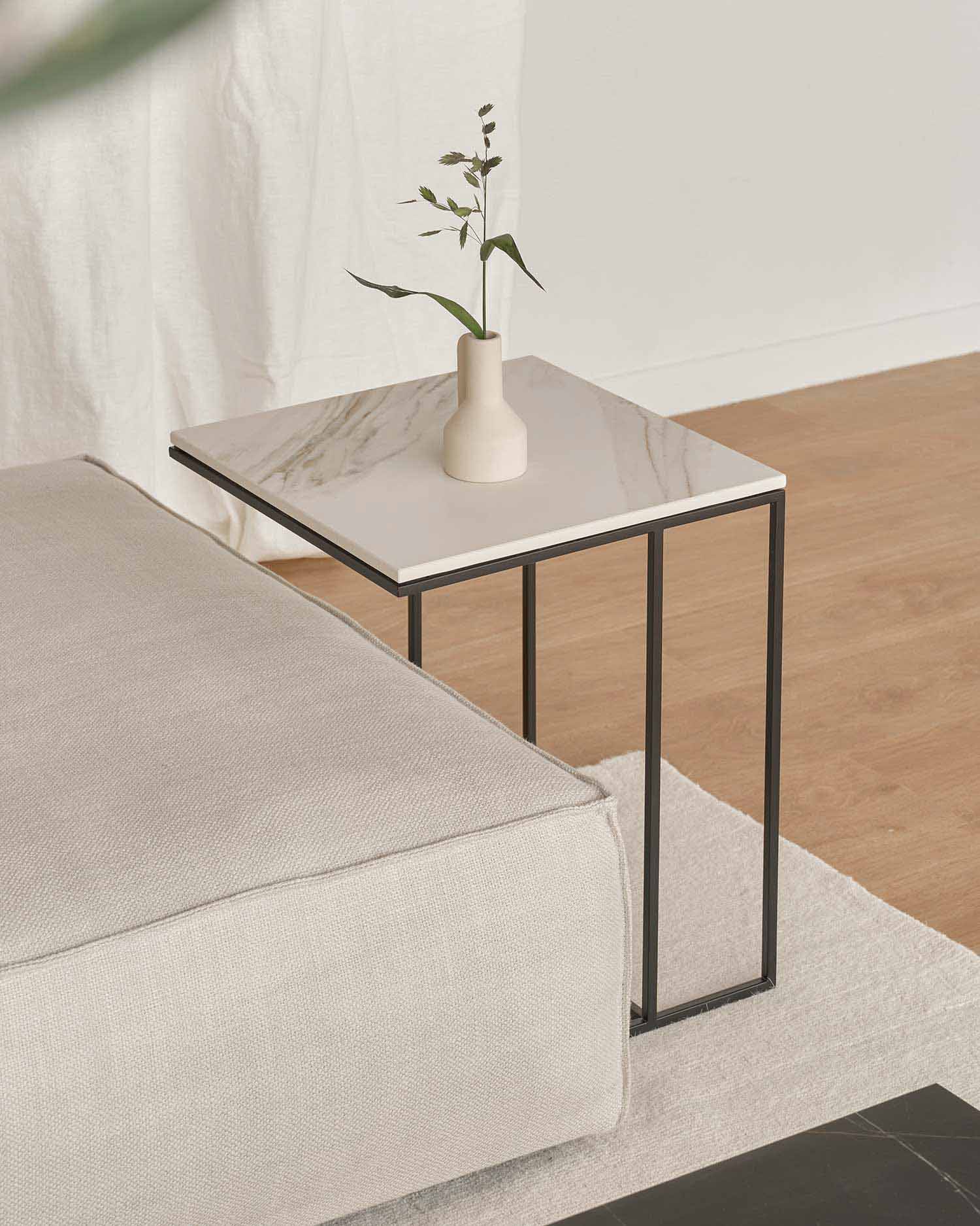 Mesa auxiliar Mini Petra de porcelánico Calacatta Oro 40 x 40 cm
