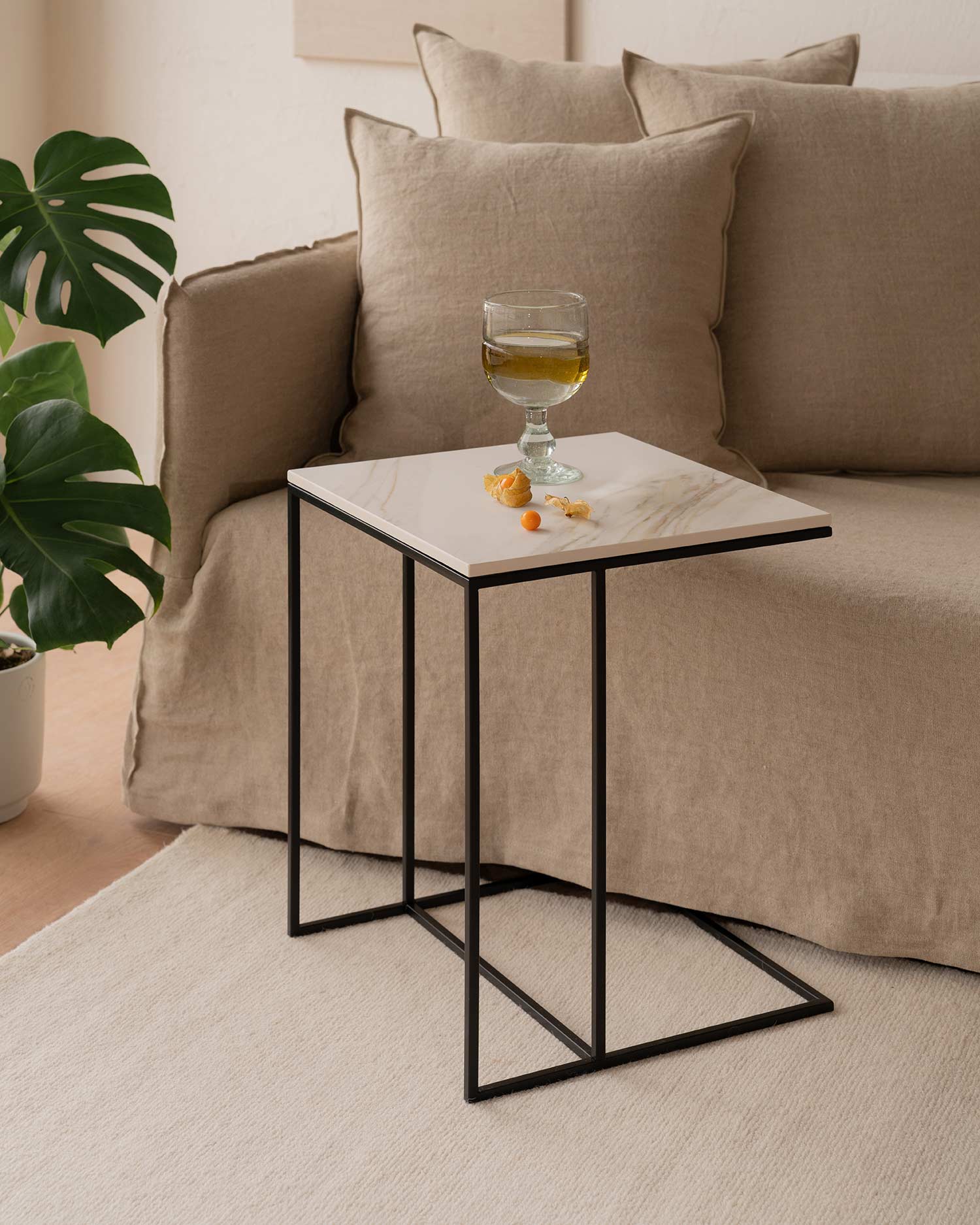 Conjunto de mesa de centro y mesa auxiliar Petra de porcelánico Calacatta Oro
