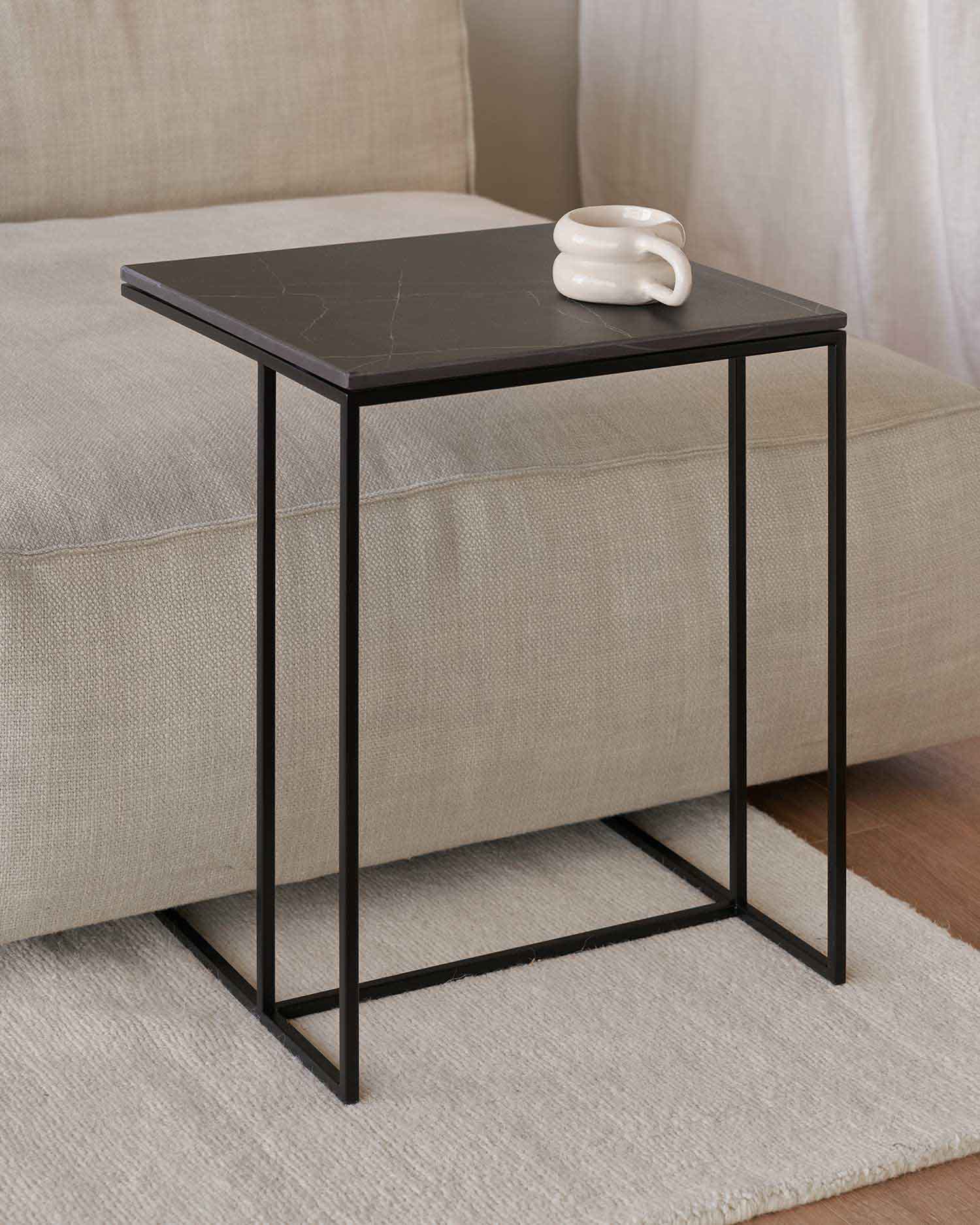 Conjunto de mesa de centro y mesa auxiliar Petra de porcelánico Negro Marquina