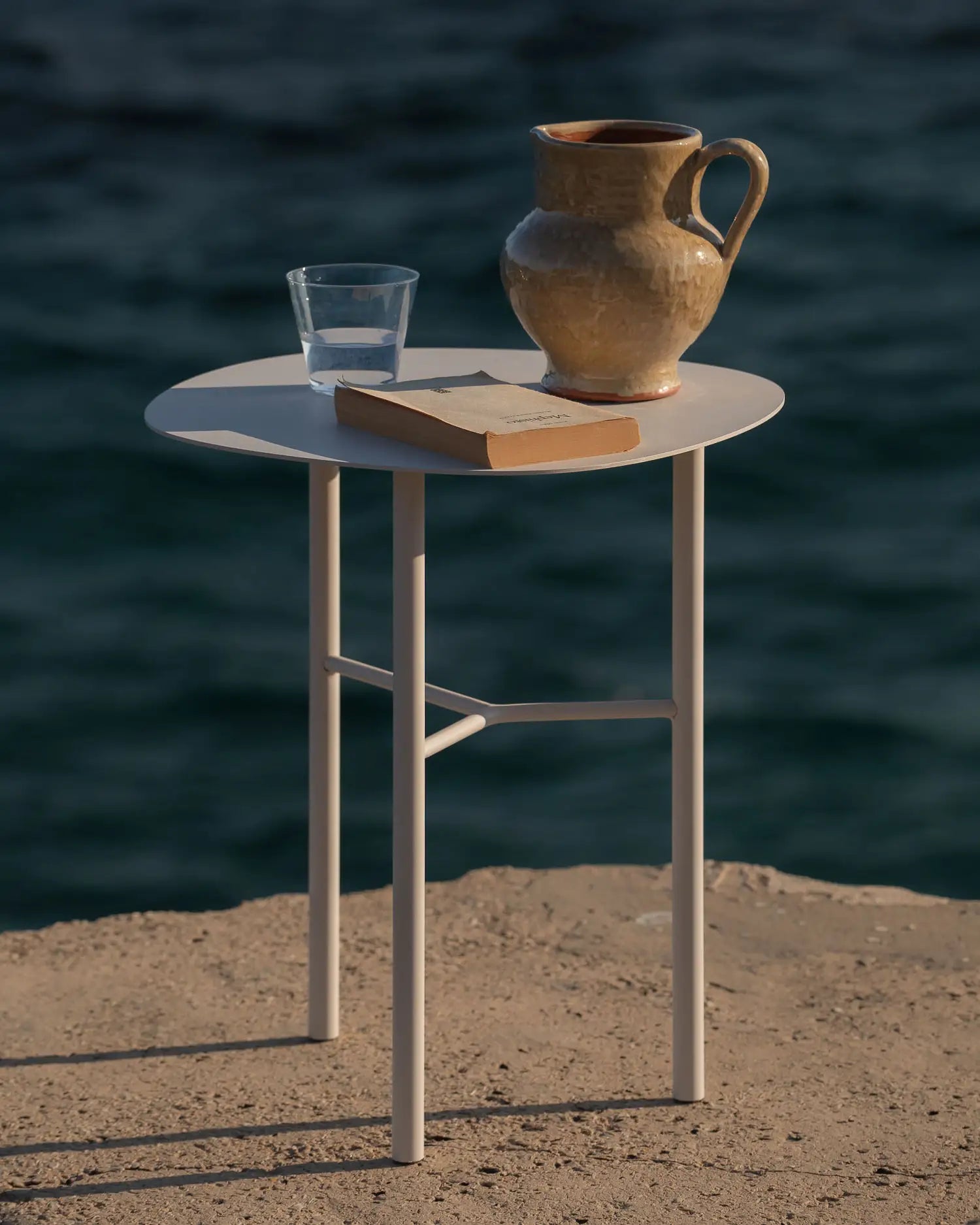 Mesa auxiliar metálica Helle beige 45 cm