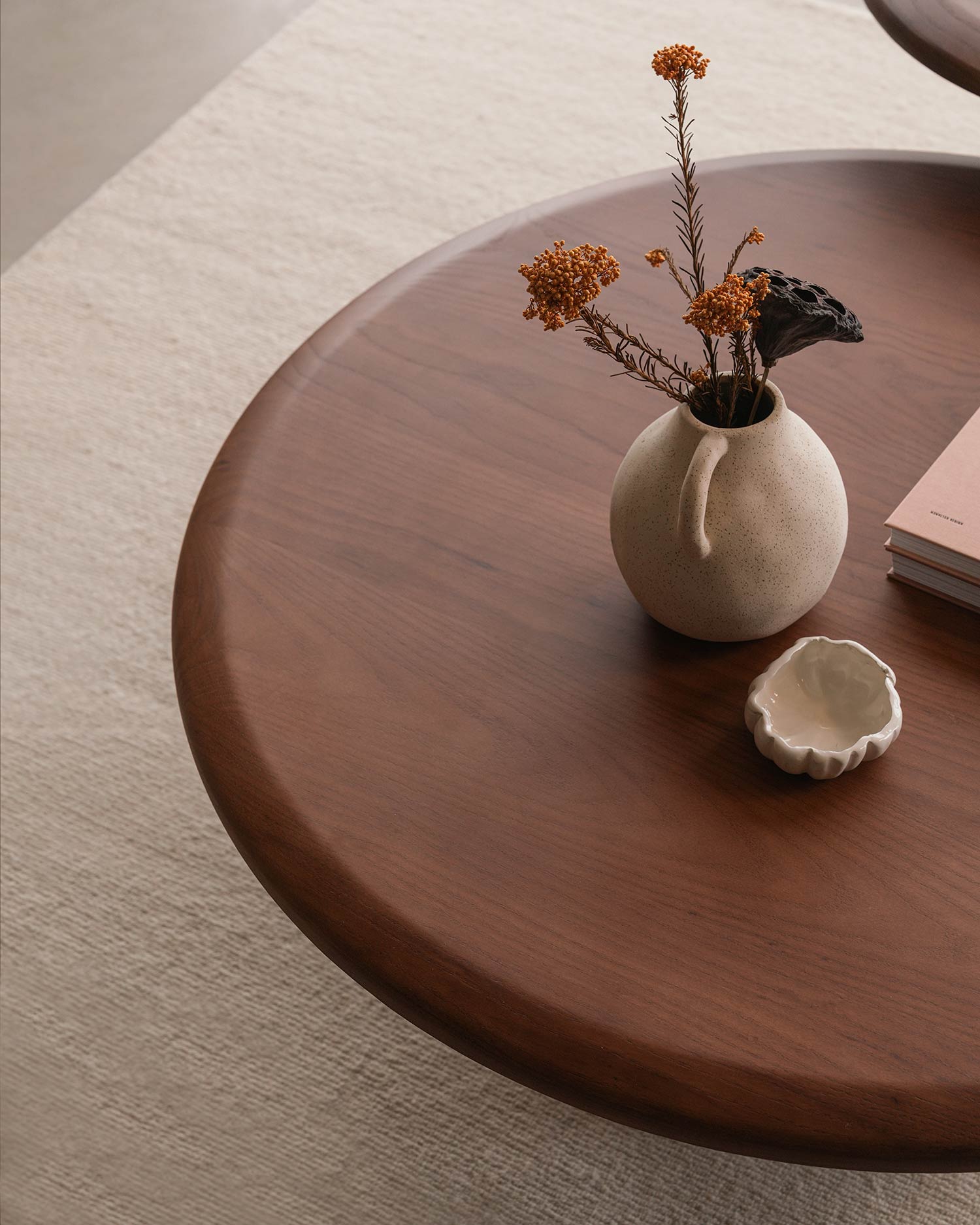 Mesa de centro Deia de madera maciza de fresno moka ø 90 cm