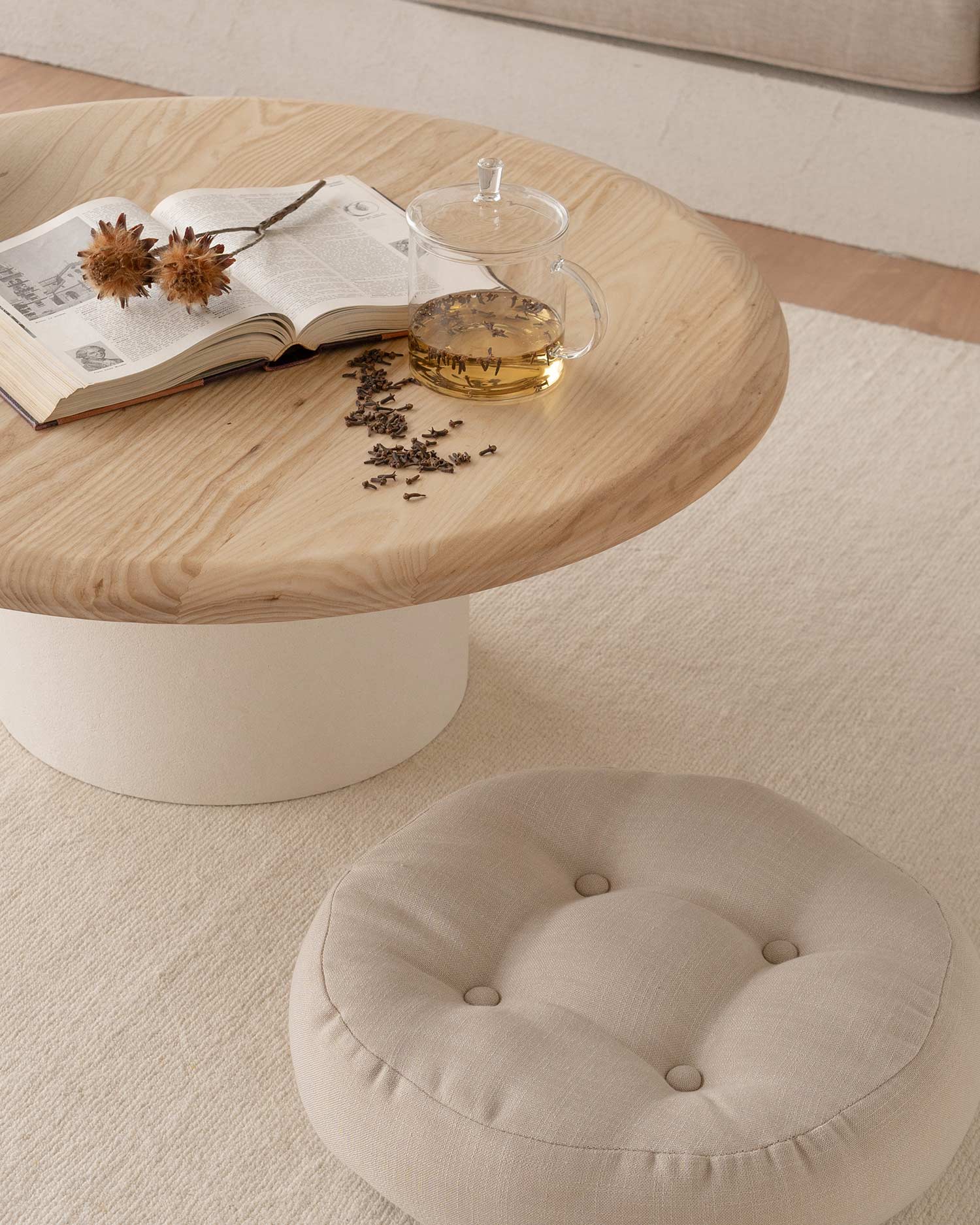 Mesa de centro Deia de madera maciza de fresno natural ø 90 cm