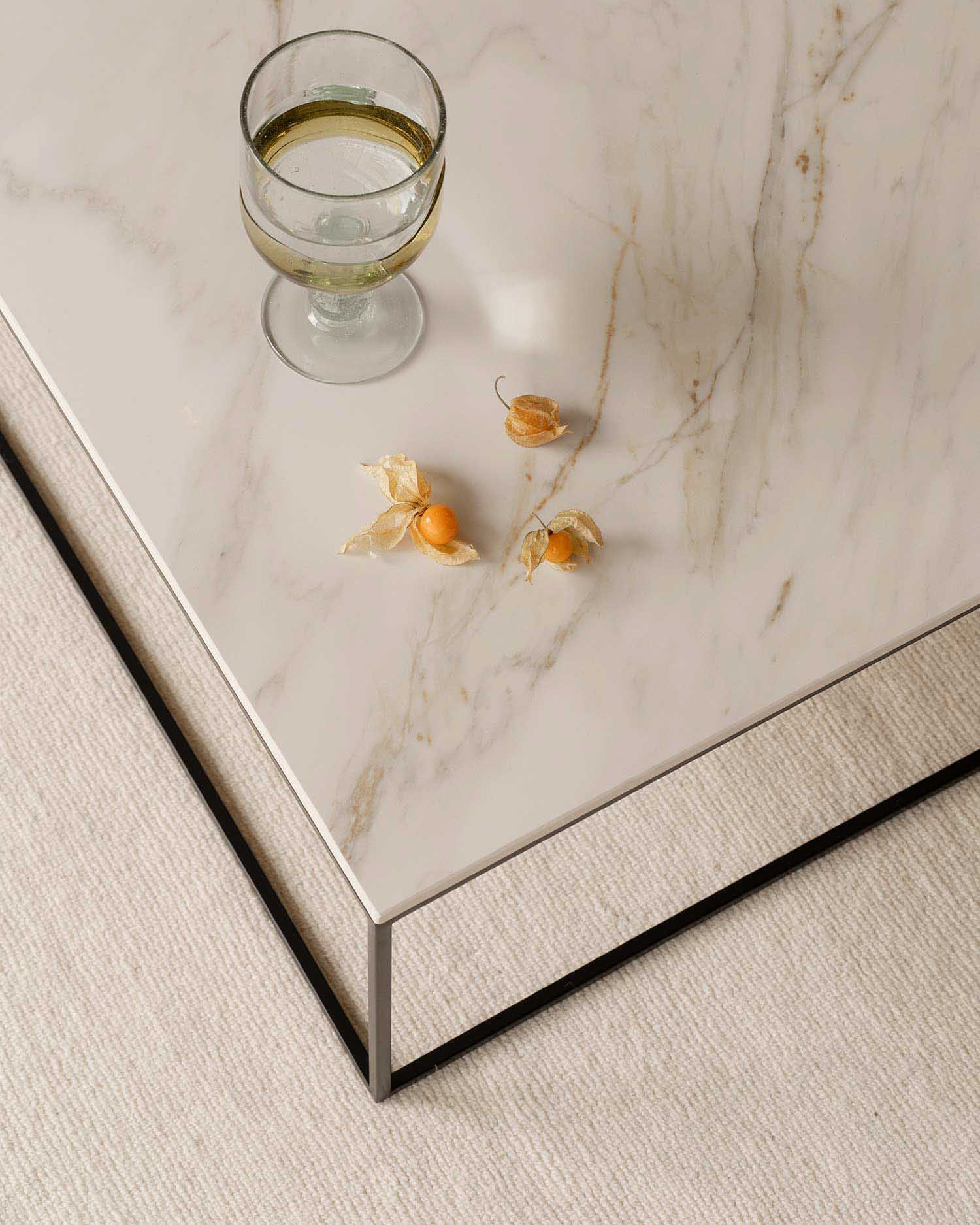 Mesa de centro Petra de porcelánico Calacatta Oro 80 x 80 cm