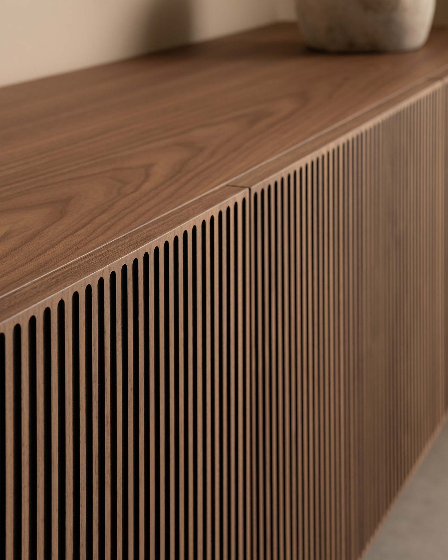 Mueble de TV Norai de nogal 180 x 40 cm