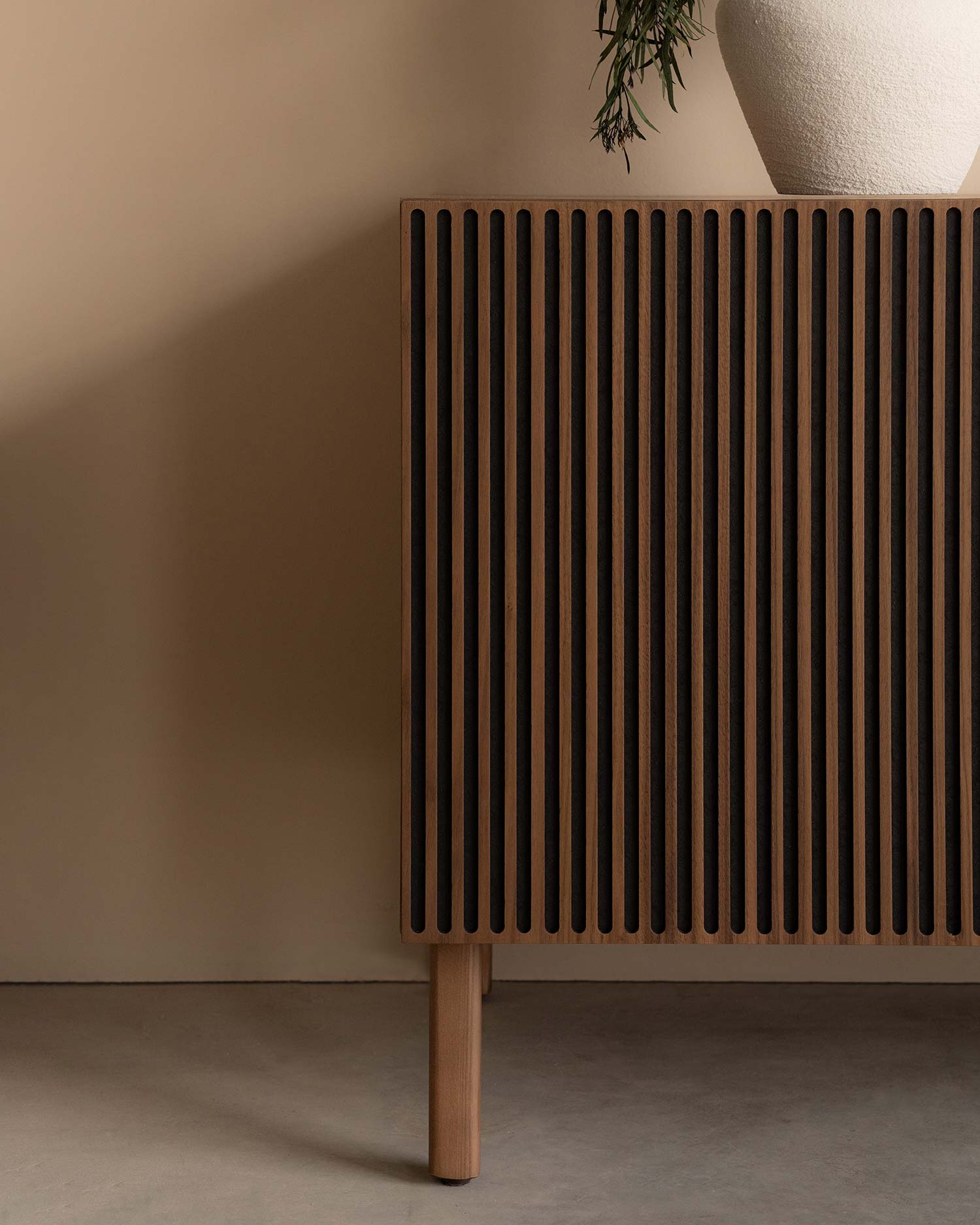 Mueble de TV Norai de nogal 180 x 40 cm