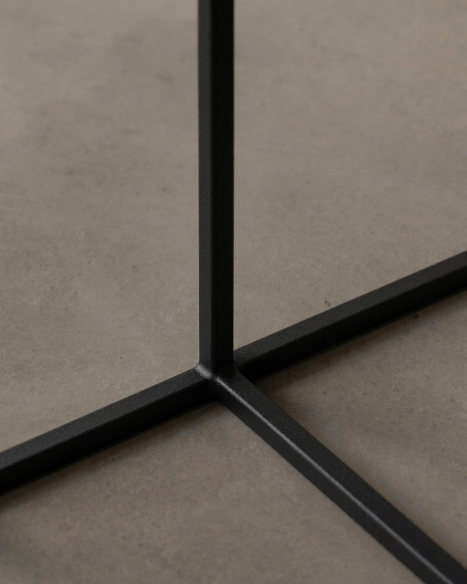 Mesa de centro Petra XL de porcelánico Calacatta Oro 100 x 100 cm