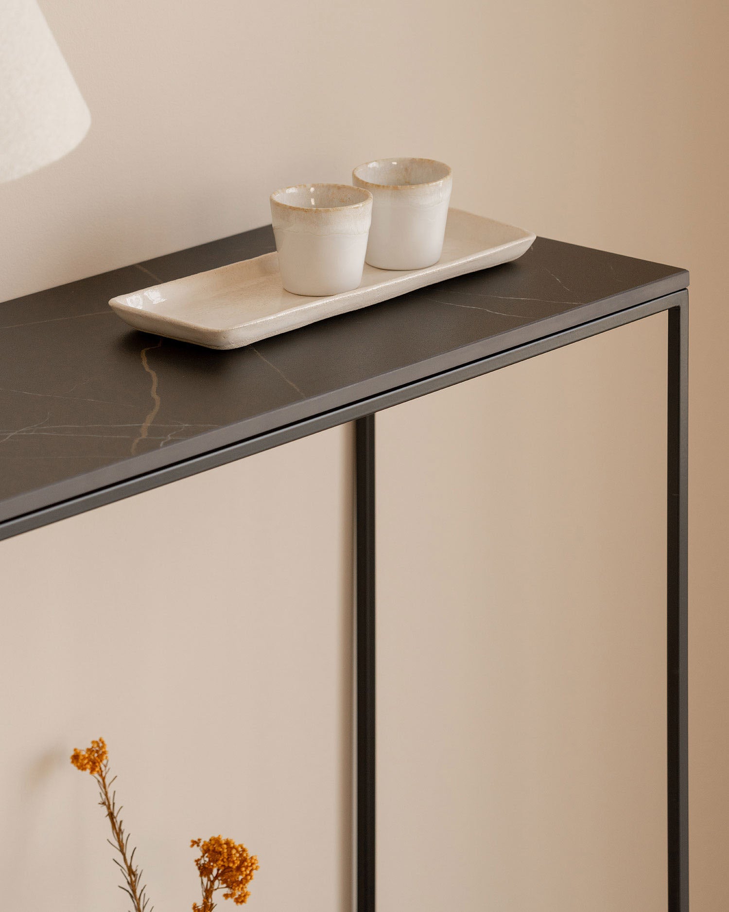 Recibidor Petra de porcelánico Negro Marquina 80 x 28 cm