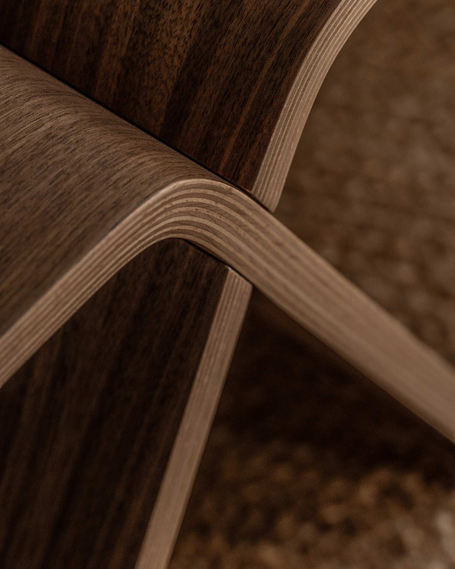 Banqueta X-Stool de nogal natural 40 x 33 cm