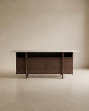 Aparador Kai de roble moka y sobre de porcelánico Duna 160 x 44 cm