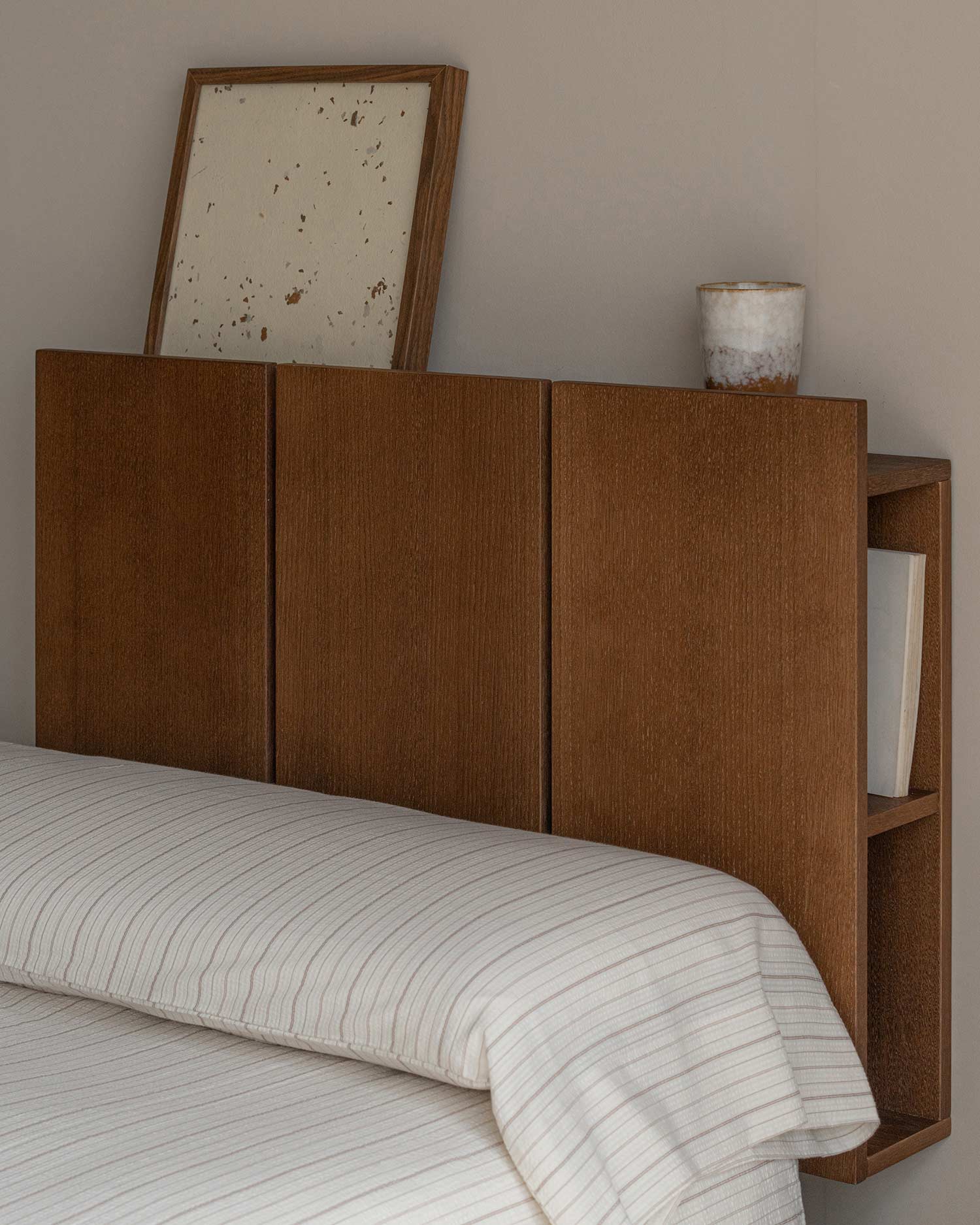 Cabecero Cova roble moka para cama de 90 cm con almacenamiento