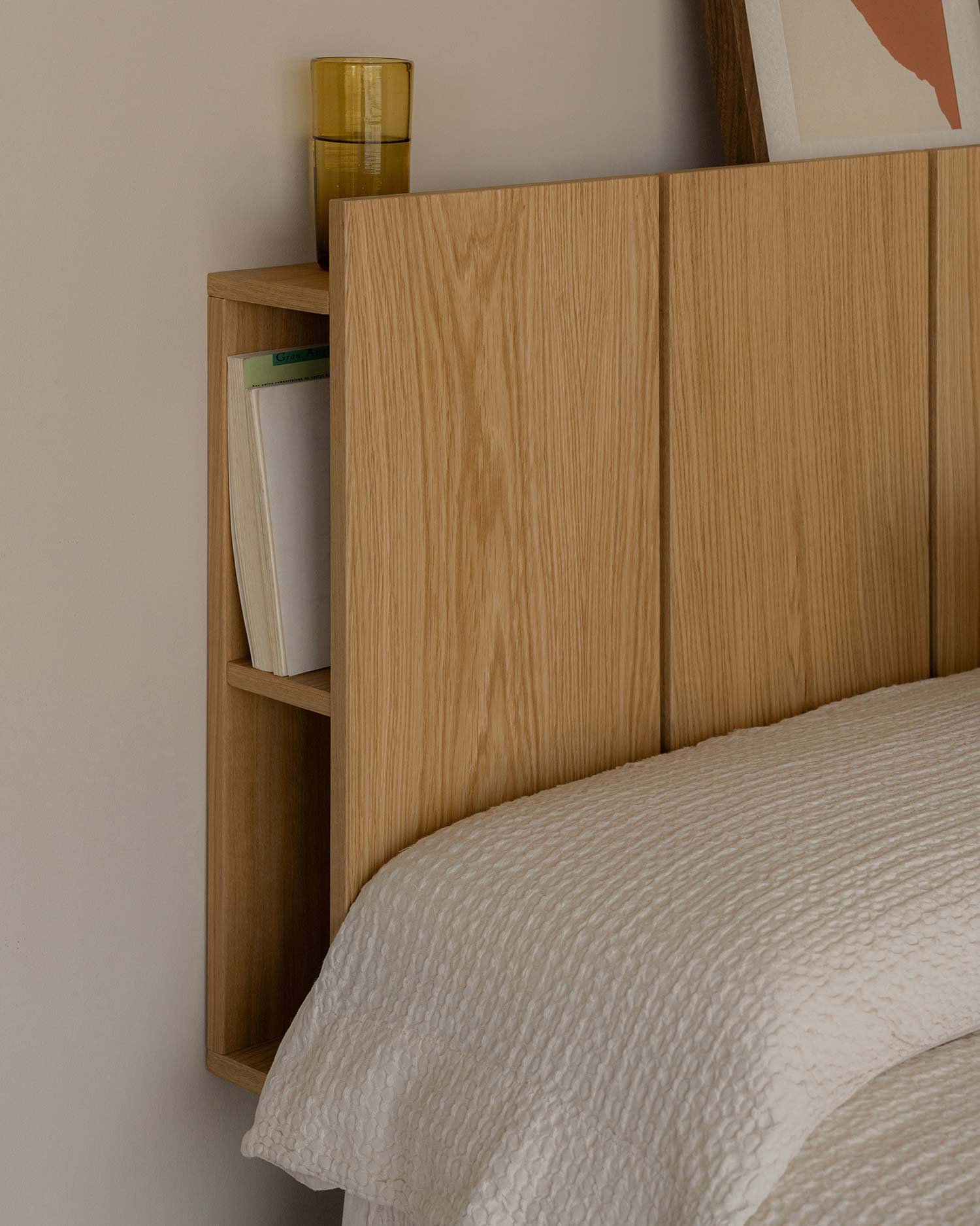 Cabecero Cova roble natural para cama de 90 cm con almacenamiento