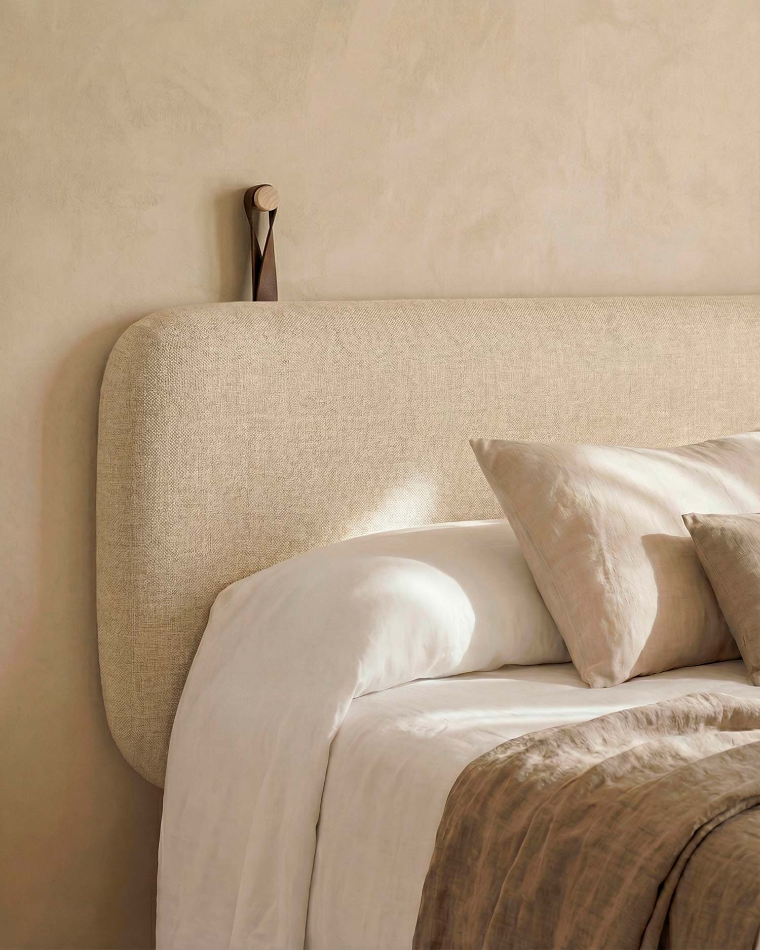 Cabecero Auba de lino beige con colgadores para cama de 150/160 cm