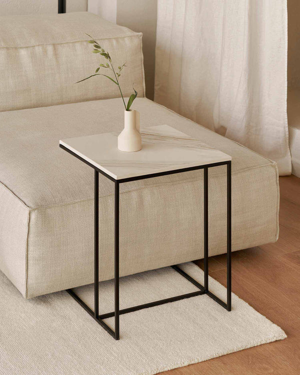Mesa auxiliar Mini Petra de porcelánico Calacatta Oro 40 x 40 cm