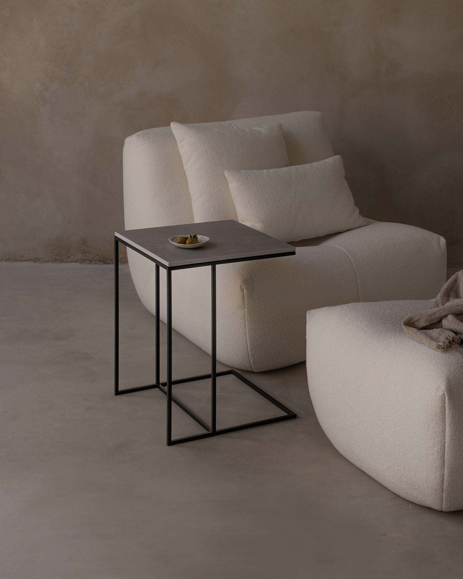 Mesa auxiliar Mini Petra porcelánico Cemento 40 x 40 cm