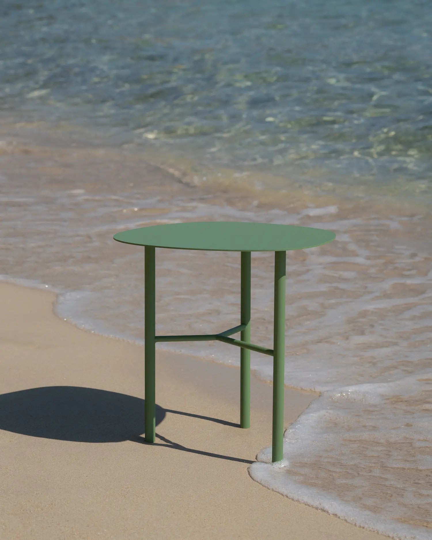 Mesa auxiliar metálica Helle verde 50 x 45 cm