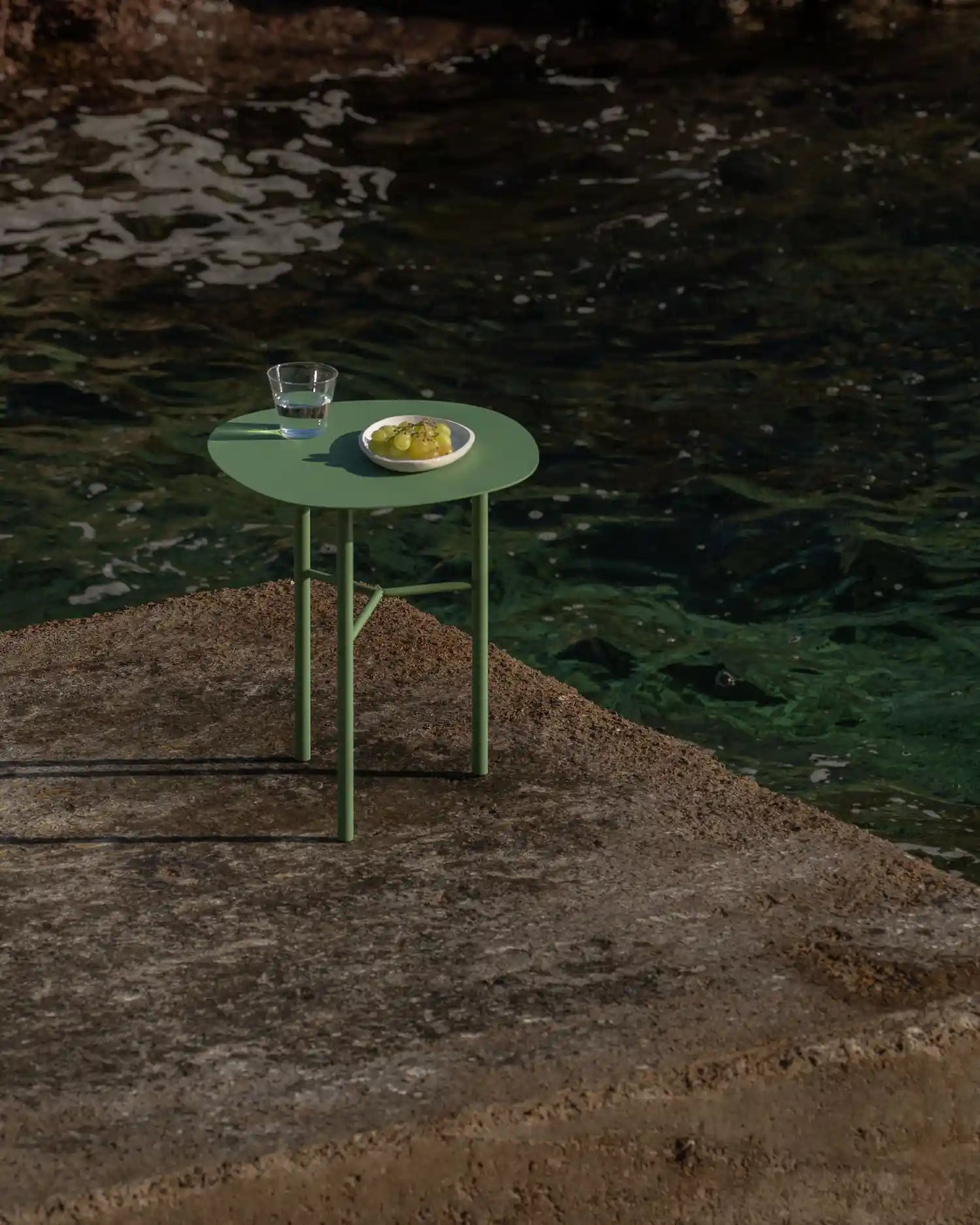 Mesa auxiliar metálica Helle verde 50 x 45 cm