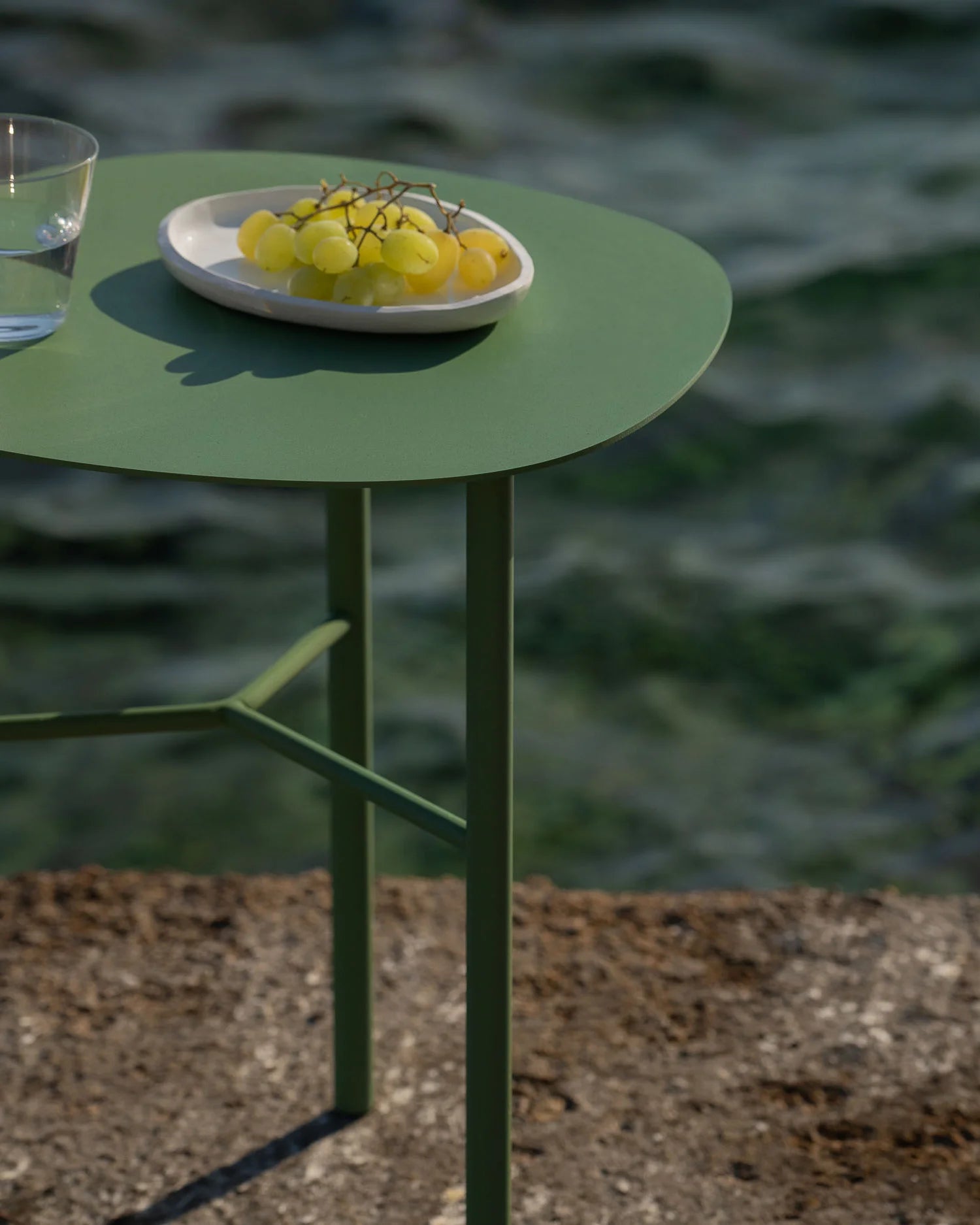 Mesa auxiliar metálica Helle verde 50 x 45 cm