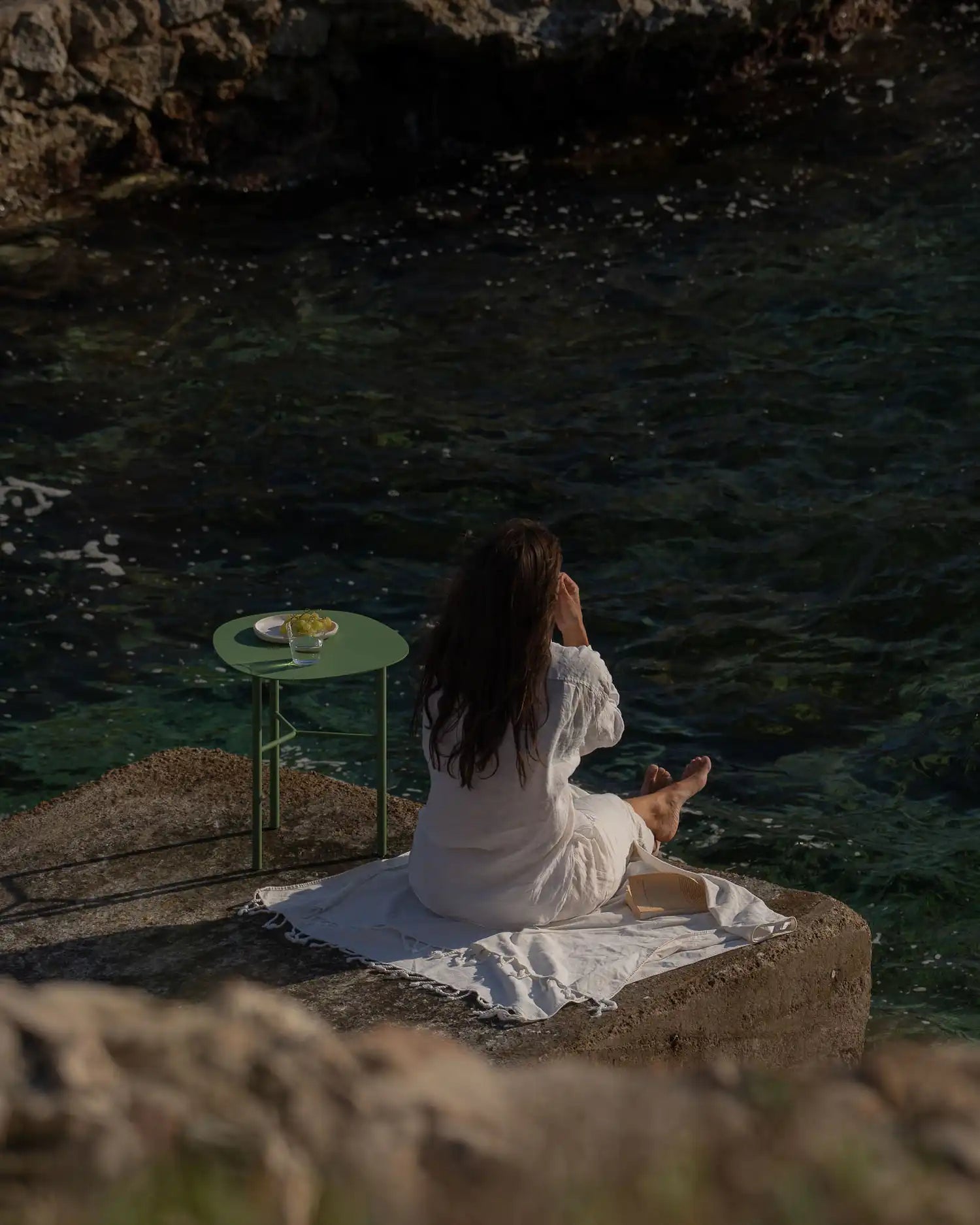 Mesa auxiliar metálica Helle verde 50 x 45 cm