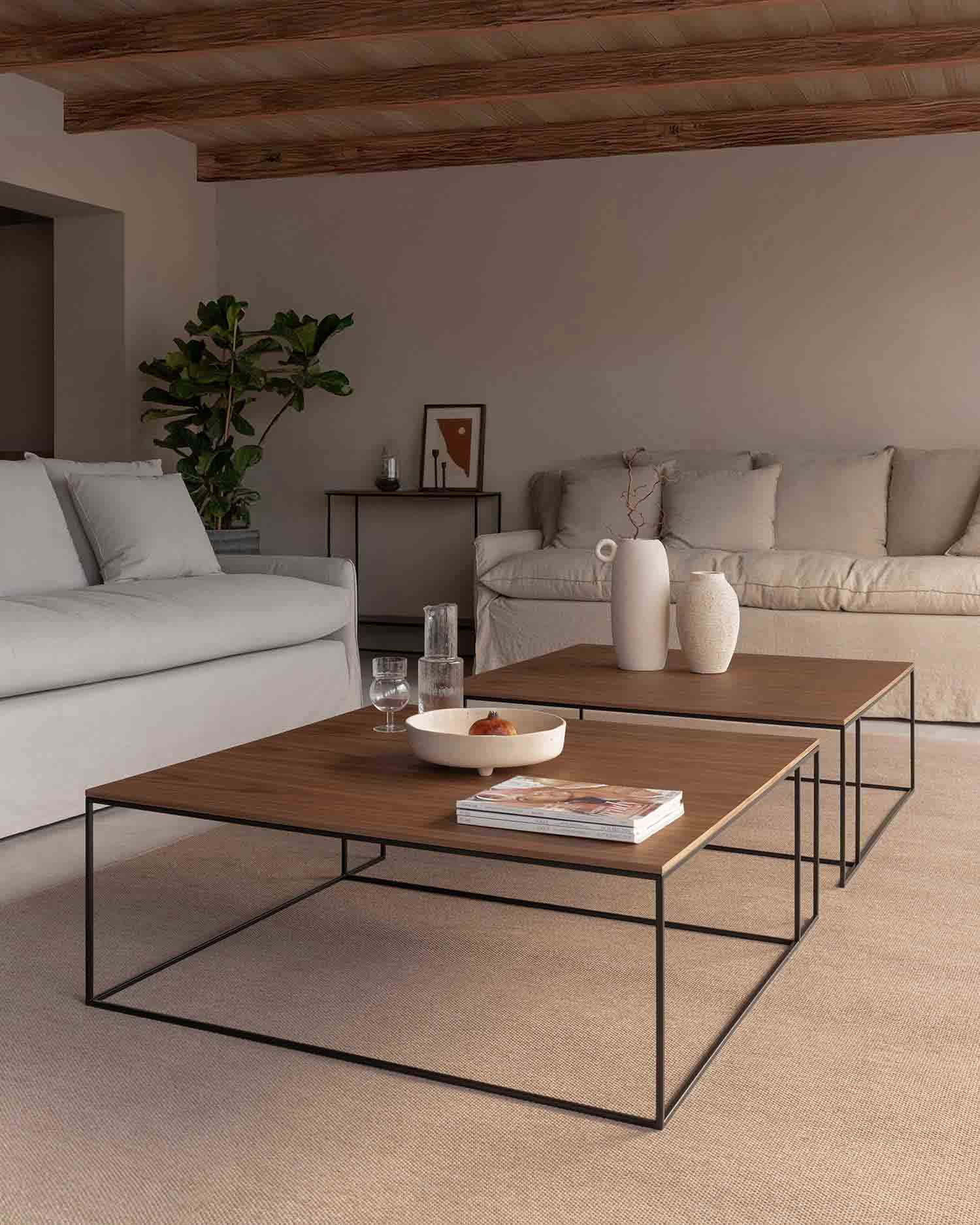 Mesa de centro Petra XL nogal 100 x 100 cm