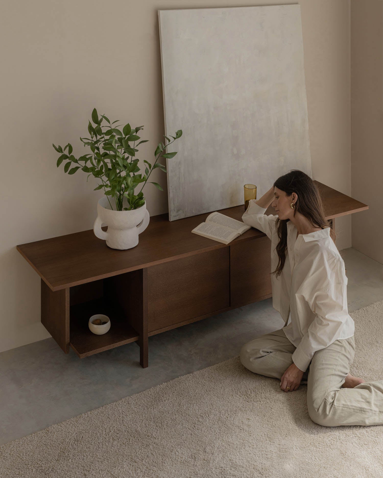 Mueble de TV Kai de roble moka 190 x 43,5 cm