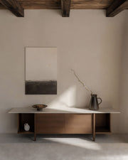 Mueble de TV Kai de roble moka y sobre de porcelánico Duna 190 x 43,5 cm