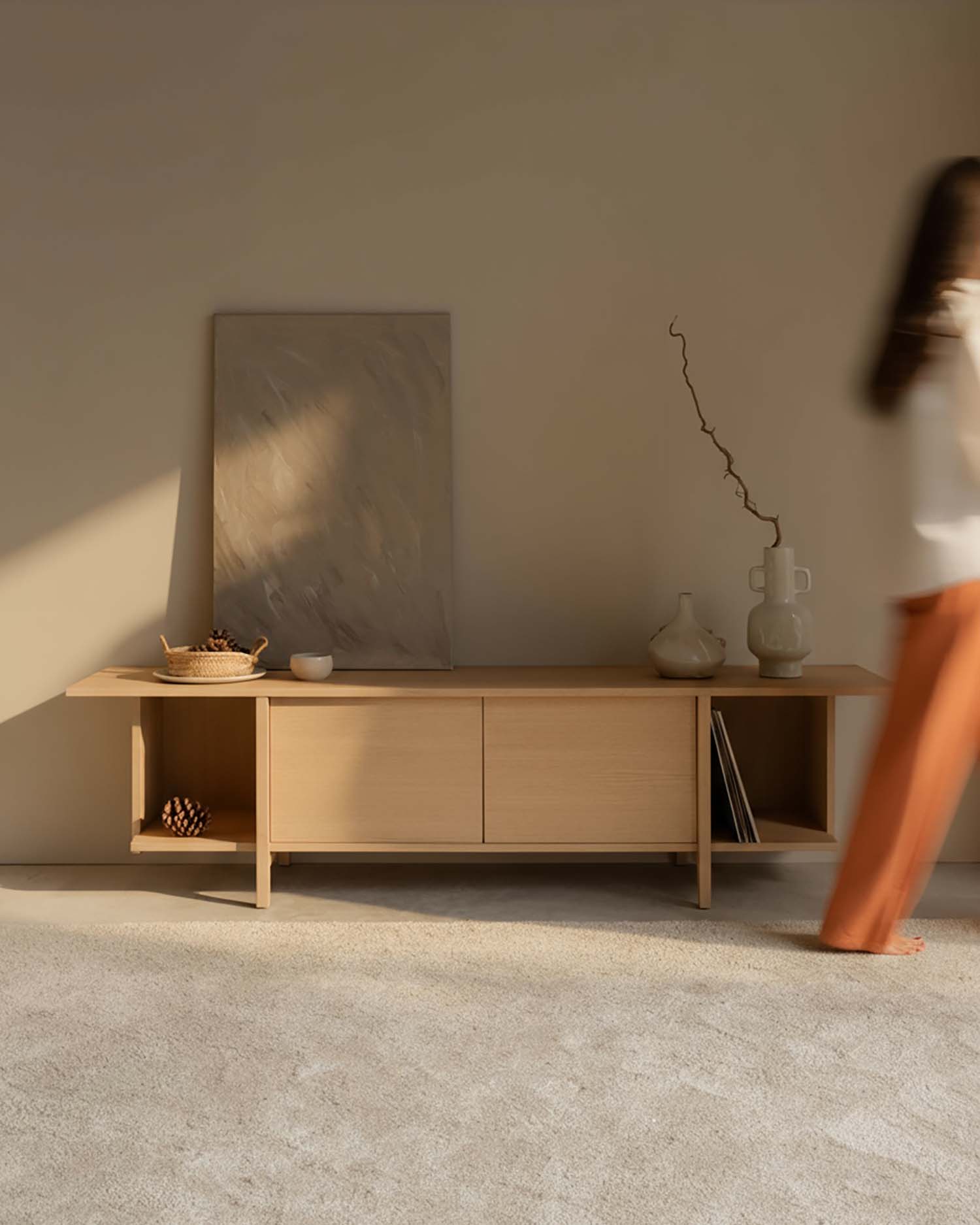 aplica_exactamente_la_misma_iluminacin_natural_clida_que_en_la_imagen_anterior-_un_rayo_de_luz_de_v_3bxlyf392ivo8gshz6o7_7